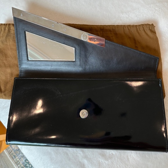 Gucci Sigrid Black Patent Clutch - Picture 2 of 4